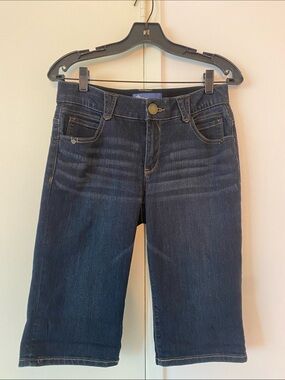 NWOT - Democracy blue cropped denim jeans size 4